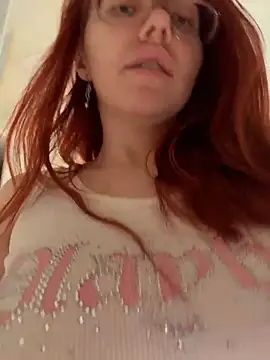 Snapshot of PollyVinice chatting on May 2026 01:28:01 PM PollyVinice online show from May 2026 01:28:01 PM