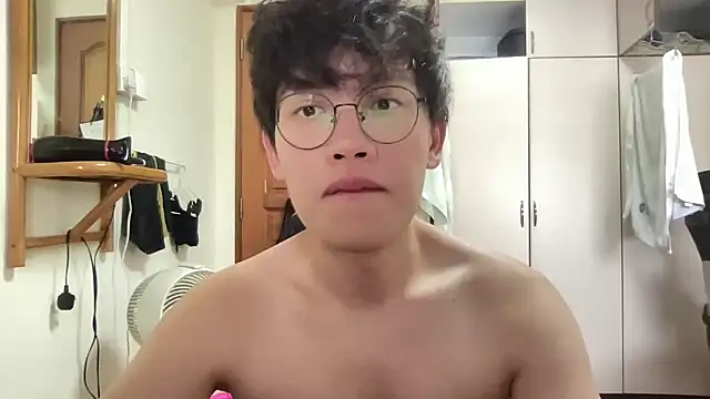 Snapshot of Passionatetwink2 chatting on November 2025 06:23:02 AM Passionatetwink2 online show from November 2025 06:23:02 AM