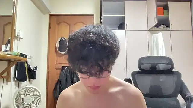 Snapshot of Passionatetwink2 chatting on November 2025 10:36:01 AM Passionatetwink2 online show from November 2025 10:36:01 AM