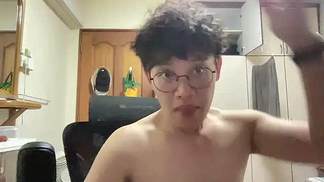 Snapshot of Passionatetwink2 chatting on January 2026 04:11:01 PM Passionatetwink2 online show from January 2026 04:11:01 PM