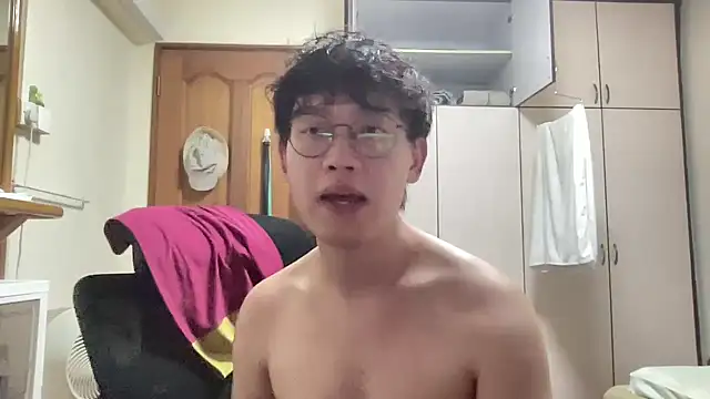 Snapshot of Passionatetwink2 chatting on February 2026 04:03:02 PM Passionatetwink2 online show from February 2026 04:03:02 PM