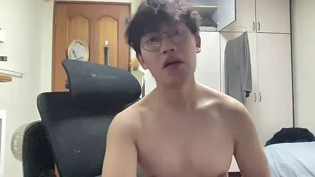 Snapshot of Passionatetwink2 chatting on February 2026 11:30:01 AM Passionatetwink2 online show from February 2026 11:30:01 AM