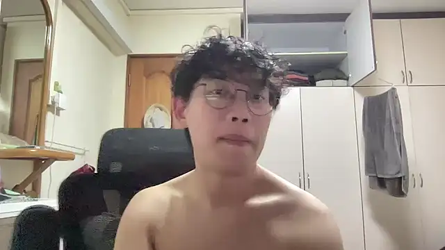 Snapshot of Passionatetwink2 chatting on February 2026 11:42:02 AM Passionatetwink2 online show from February 2026 11:42:02 AM