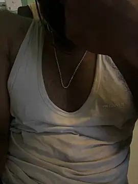 Snapshot of DJLOVE280825 chatting on May 2026 09:24:01 PM DJLOVE280825 online show from May 2026 09:24:01 PM