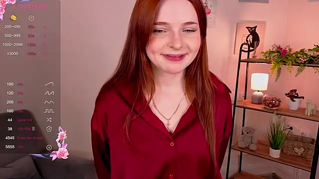 AnnieKim  online show from October 2025 02:13:02 PM