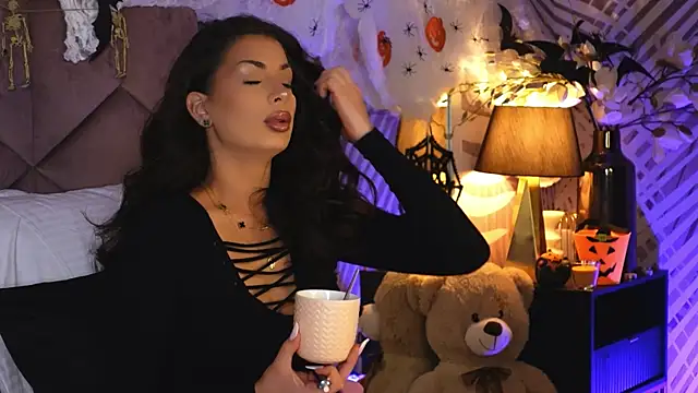 EvaRhea online show from October 2025 03:53:02 AM