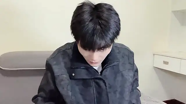 xiaoyang5200 online show from December 2025 04:23:01 PM