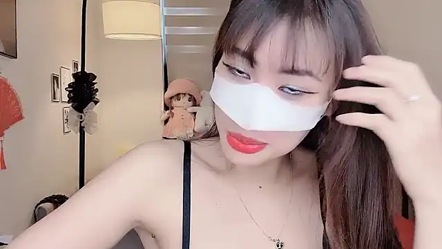 Snapshot of MaiLiiil chatting on September 2025 03:18:02 AM MaiLiiil online show from September 2025 03:18:02 AM