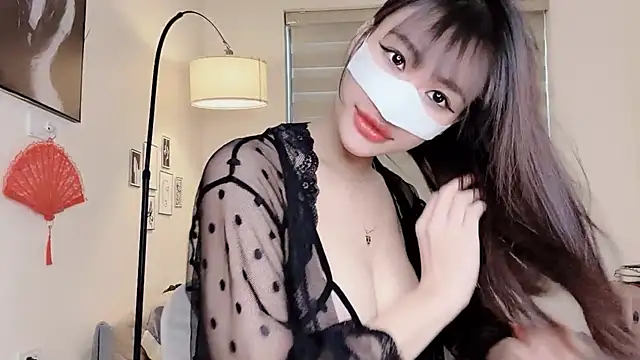 Snapshot of MaiLiiil chatting on September 2025 04:50:01 AM MaiLiiil online show from September 2025 04:50:01 AM