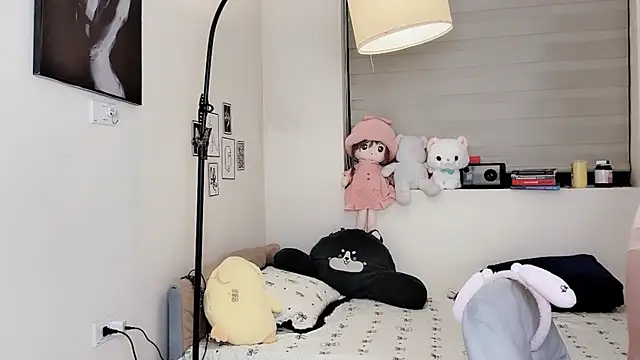 Snapshot of MaiLiiil chatting on December 2025 02:45:02 PM MaiLiiil online show from December 2025 02:45:02 PM