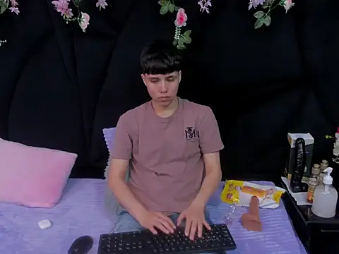 Bruno Cruzz online show from November 2025 02:43:02 AM