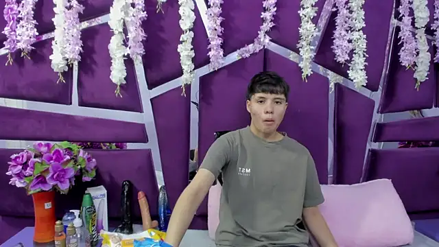 Bruno Cruzz online show from February 2026 02:40:02 AM