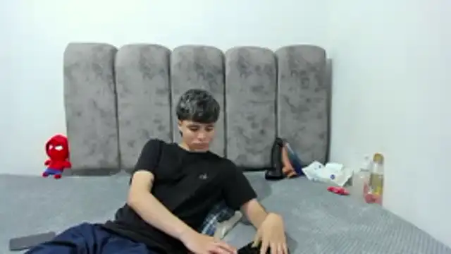 Bruno Cruzz online show from May 2026 02:06:01 AM
