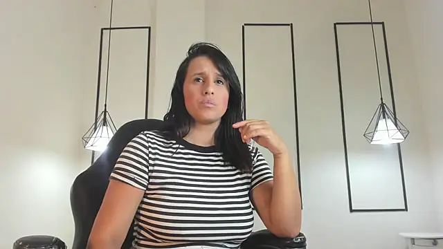 Snapshot of victoria_fooxx chatting on October 2025 12:22:02 AM victoria fooxx online show from October 2025 12:22:02 AM