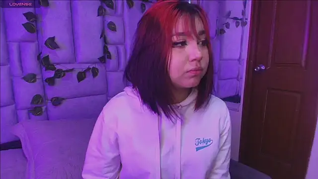 sophiievv online show from September 2025 12:18:01 PM