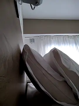 lauflor online show from February 2026 01:01:02 PM