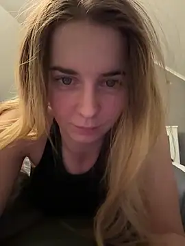 Snapshot of ellieen chatting on November 2025 11:32:01 PM ellieen online show from November 2025 11:32:01 PM