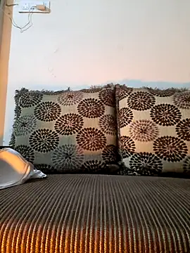 Evneet27 Saavu online show from November 2025 02:43:02 AM