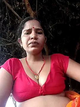 Snapshot of Hot_Seema83 chatting on September 2025 03:11:01 AM Hot Seema83 online show from September 2025 03:11:01 AM