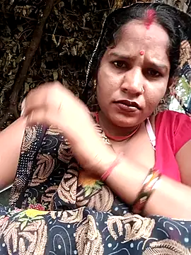 Snapshot of Hot_Seema83 chatting on October 2025 04:09:02 AM Hot Seema83 online show from October 2025 04:09:02 AM