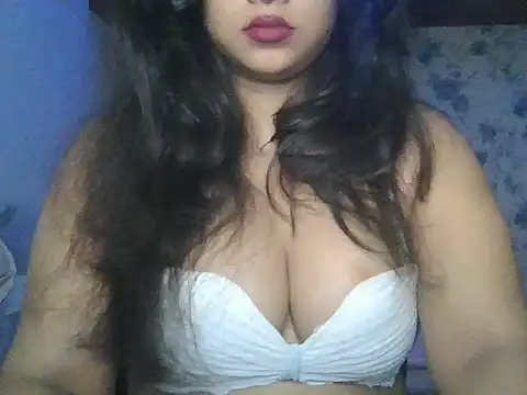 priyaverma00 online show from September 2025 05:29:02 PM