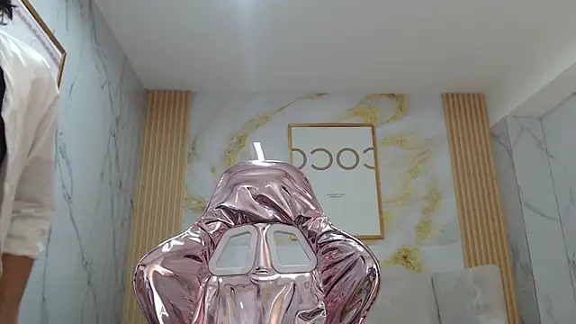 sara lopez s online show from September 2025 01:13:01 PM