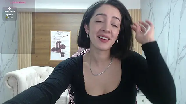 sara lopez s online show from March 2026 01:39:02 PM