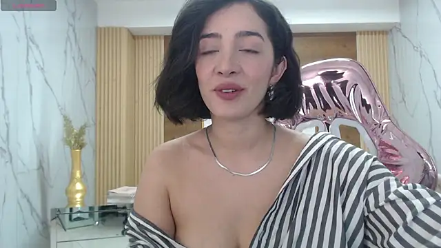 sara lopez s online show from March 2026 01:37:01 PM
