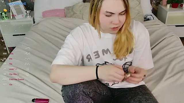 Evie Vall online show from December 2025 05:20:01 PM