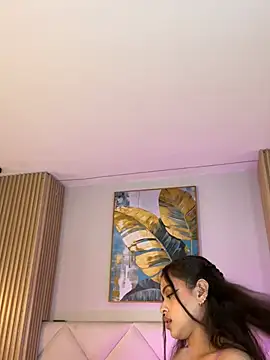 Snapshot of Mila_Hank_ chatting on May 2026 04:04:02 PM Mila Hank online show from May 2026 04:04:02 PM