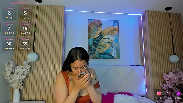 Snapshot of Mila_Hank_ chatting on June 2026 12:29:01 PM Mila Hank online show from June 2026 12:29:01 PM
