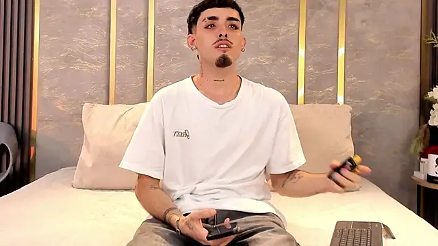 NikoStone  online show from January 2026 05:00:02 AM