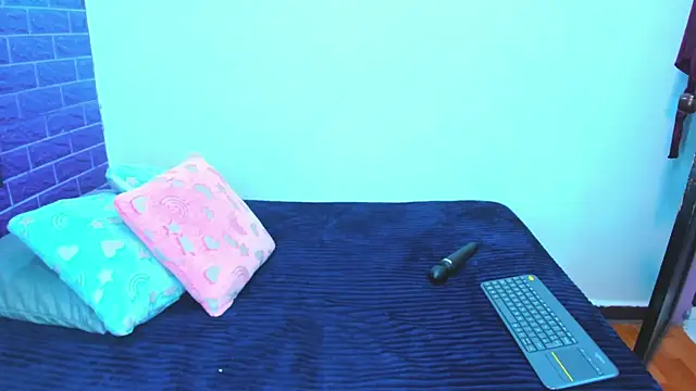 Cora 222 online show from December 2025 12:10:02 PM