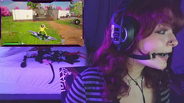 Snapshot of Violetfeverdream chatting on September 2025 03:07:02 AM Violetfeverdream online show from September 2025 03:07:02 AM