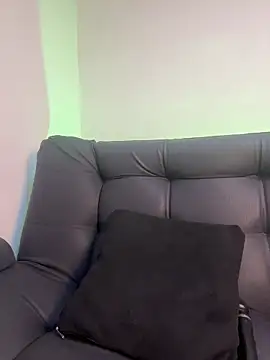 Skarlett 12  online show from October 2025 11:03:02 PM