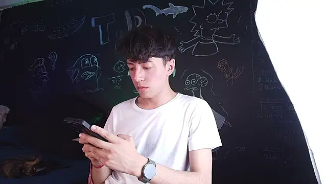 Dani Lips  online show from March 2026 11:01:01 PM