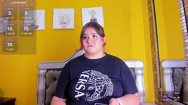 Miiafoox online show from September 2025 03:26:02 PM