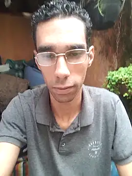 Snapshot of Dedede32 chatting on September 2025 01:25:02 PM Dedede32 online show from September 2025 01:25:02 PM