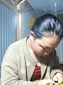 may-squirl online show from November 2025 05:54:01 AM