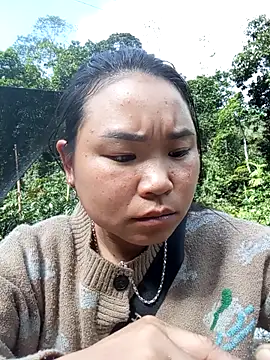 may-squirl online show from November 2025 02:22:01 AM