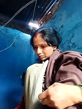 Jooli xx online show from February 2026 06:40:02 AM