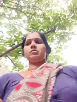Snapshot of Jooli_xx chatting on June 2026 02:11:01 AM Jooli xx online show from June 2026 02:11:01 AM