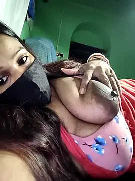 Snapshot of V-hot-swiet chatting on October 2025 11:13:01 PM V-hot-swiet online show from October 2025 11:13:01 PM