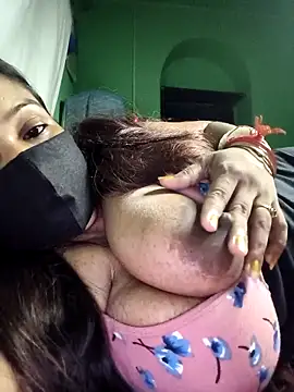 Snapshot of V-hot-swiet chatting on November 2025 11:59:02 PM V-hot-swiet online show from November 2025 11:59:02 PM