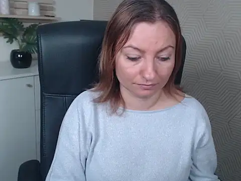 angelaSamt online show from September 2025 06:17:01 AM