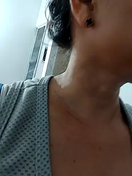 Amanda39 online show from April 2026 10:46:02 PM