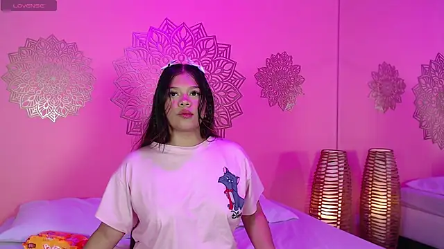 HatsaJones online show from October 2025 03:48:01 AM