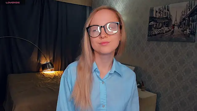 SoonMoor online show from November 2025 06:42:02 PM