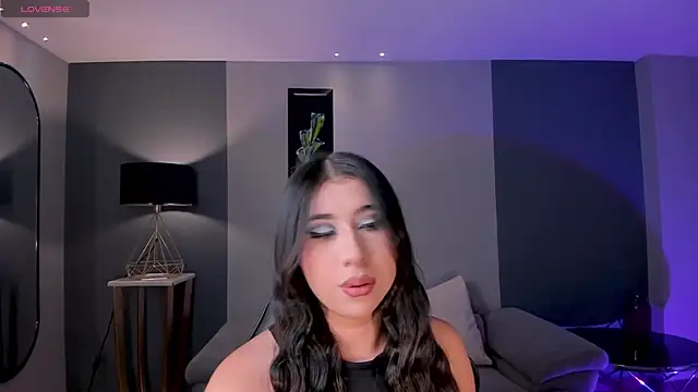 Snapshot of MayaMoretti_ chatting on May 2026 07:55:02 PM MayaMoretti online show from May 2026 07:55:02 PM