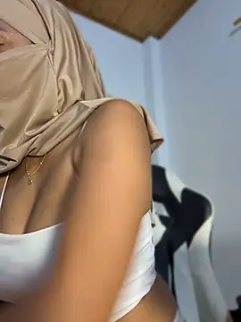 Snapshot of Yuli_arabic chatting on May 2026 07:29:01 PM Yuli arabic online show from May 2026 07:29:01 PM